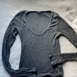 Brandy Melville 💗 long sleeve top.